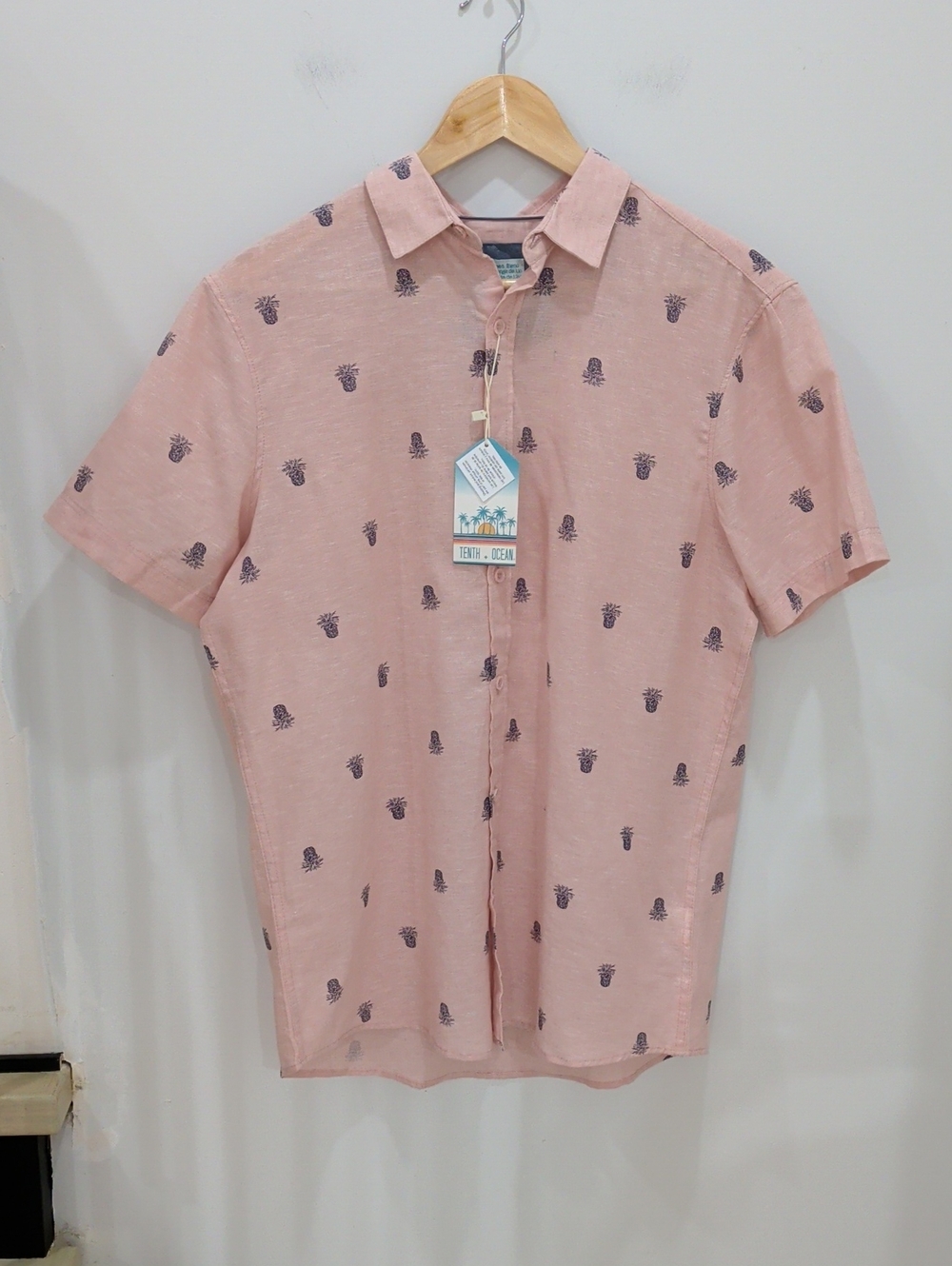 TENTH + OCEAN | Men's Pink w/ Navy Pineapple Linen Blend Short Sleeved Shirt